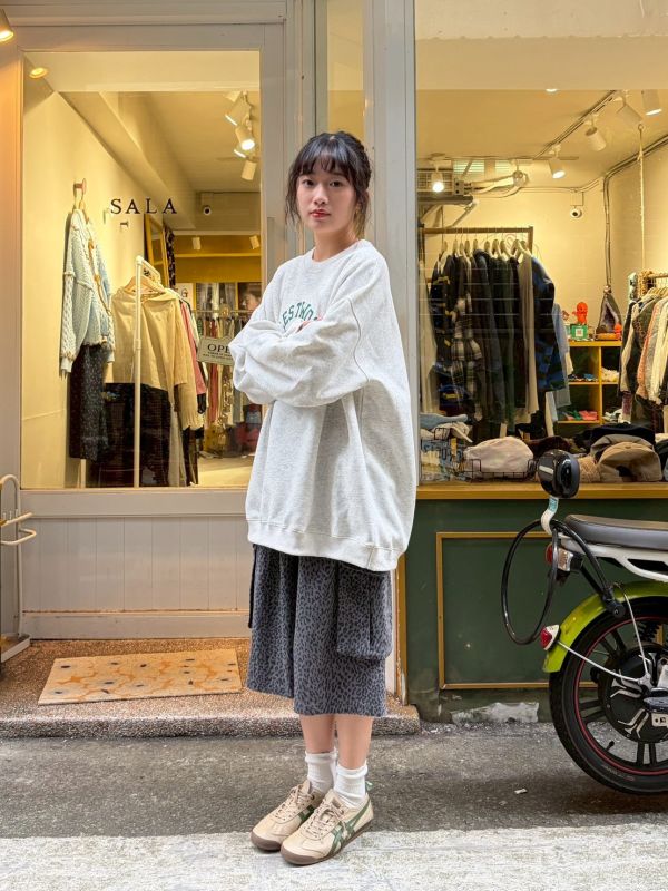 漢堡神偷圓領大學Tee 