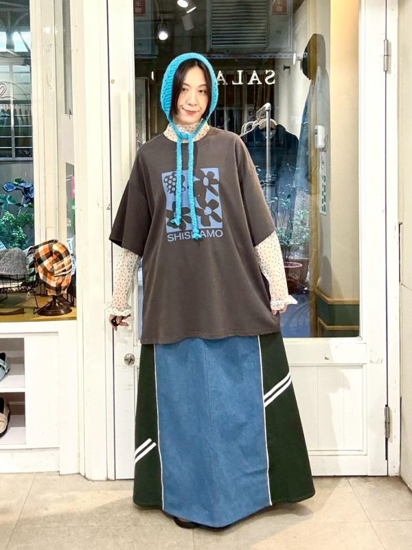 伸縮腰異材質牛仔拼接運動風格寬版A字裙 