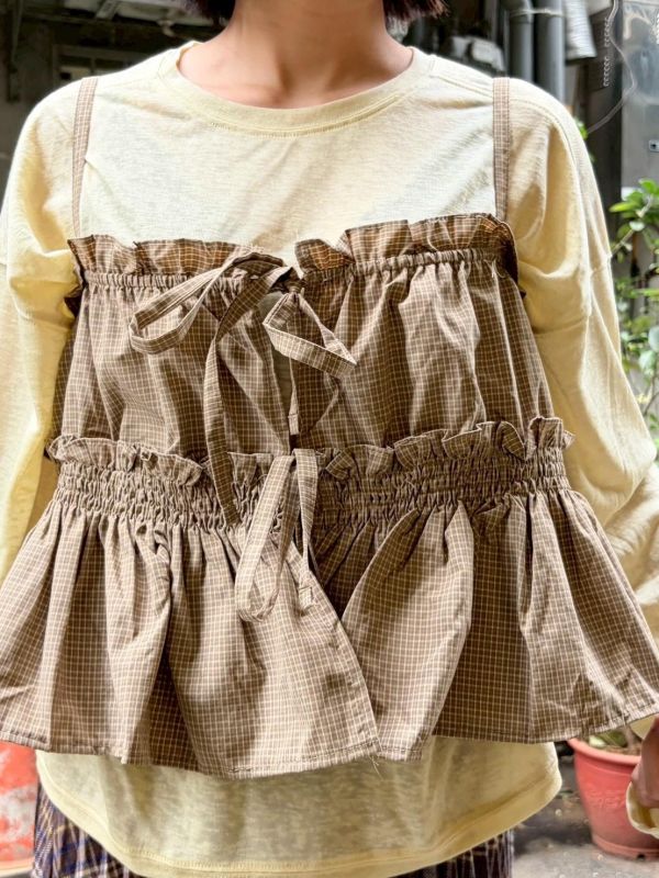 雙蝴蝶結縮褶荷葉邊外搭背心 