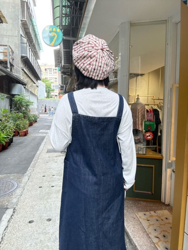 傘狀雙口袋牛仔吊帶洋裝 