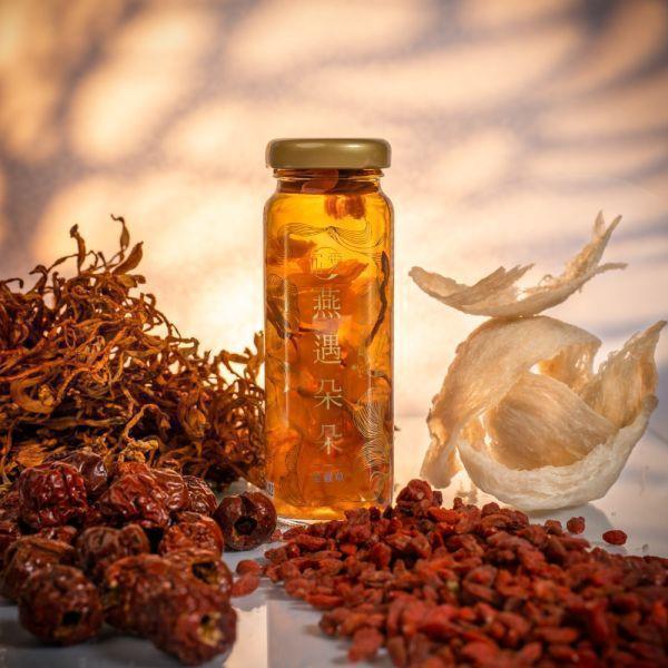 【端午節限定禮盒】潤澤珍養禮盒 （燕遇朵朵燕窩飲二入＋蜜菊鮮採蘆薈一入） 週年慶, 孕婦保養,孕期保養,燕窩酸,唾液酸,即食燕窩,白木耳,購物節,燕窩飲,燕窩,多入組,母親節,禮盒,媽媽,端午節禮盒