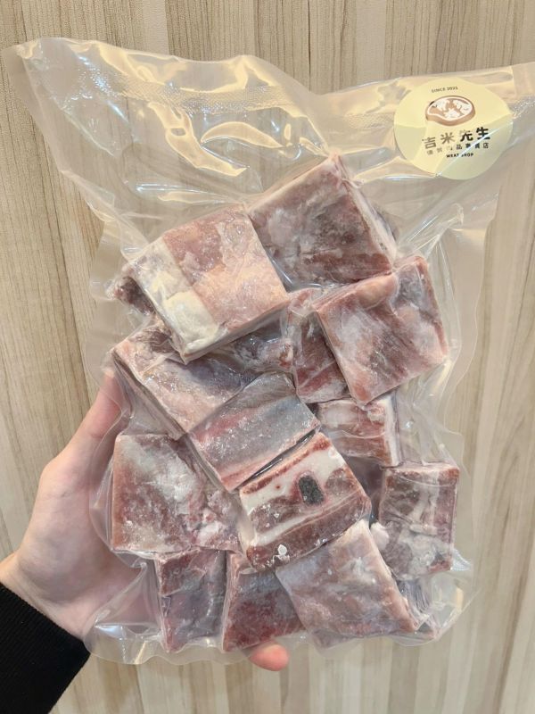 《燉煮用》帶皮小羔羊肉塊500G﹝澳洲﹞ 羊排.羊肉哪裡買.小羔羊.羊排骨.宜蘭民宿.宜蘭烤肉.肉品專賣.宜蘭肉品.吉米肉品.優質肉品專賣.附近肉店,羊肉塊,羊肉爐的肉,全聯