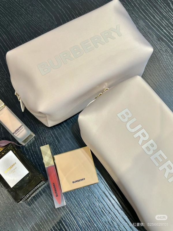 【BURBERRY】太空棉收納化妝包 (黑/白) 