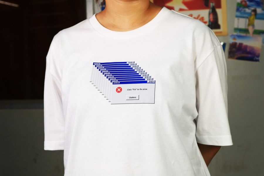 NEXTee 翻轉模玩 Error 短袖T恤 白色＆黑色 NEXTee 翻轉模玩 Error 短袖T恤 白色＆黑色