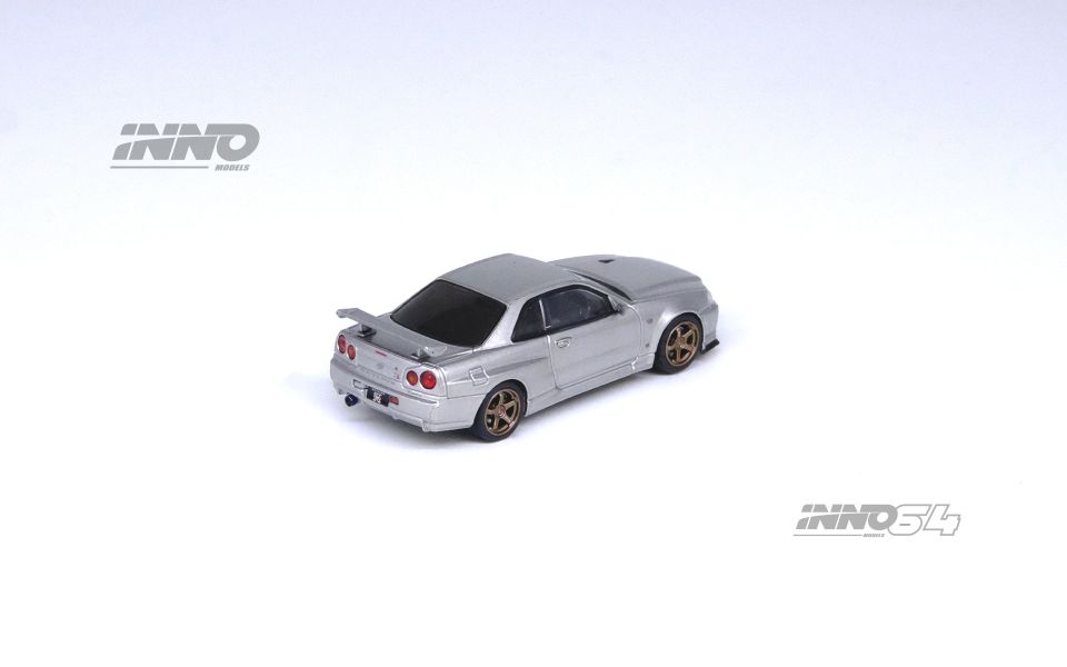 INNO64 1/64 日產 NISSAN SKYLINE GT-R (R34) V-Spec II 銀色 INNO64 1/64 日產 NISSAN SKYLINE GT-R (R34) V-Spec II 銀色