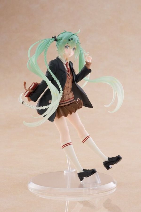 TAITO 景品 初音未來 Figure Fashion Preppy Ver. 2508 TAITO 景品 初音未來 Figure Fashion Preppy Ver.
