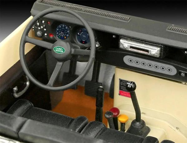(預購) Revell 1/24 LandRover Series III LWB Commercial 組裝模型 20260616 Revell 1/24 LandRover Series III LWB Commercial 組裝模型