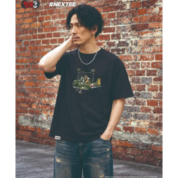 NEXTee 合金彈頭MetalSlug ENEMY-V 短袖T恤 黑&白 分別販售 NEXTee 合金彈頭MetalSlug ENEMY-V 短袖T恤 黑&白 分別販售
