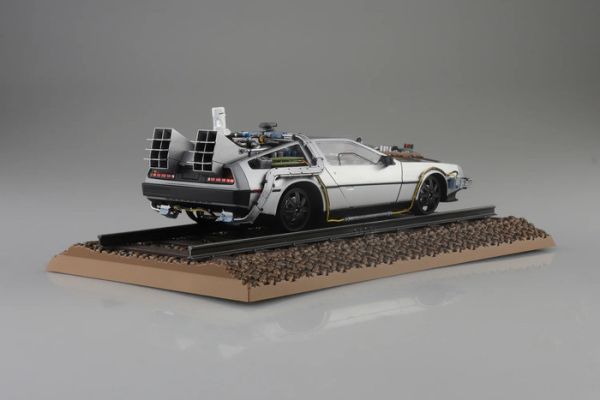 AOSHIMA 青島 1/24 回到未來 時光機 Movie Mecha Time machine from Railroad 組裝模型 AOSHIMA 青島 1/24 回到未來 時光機 Movie Mecha Time machine from Railroad 組裝模型
