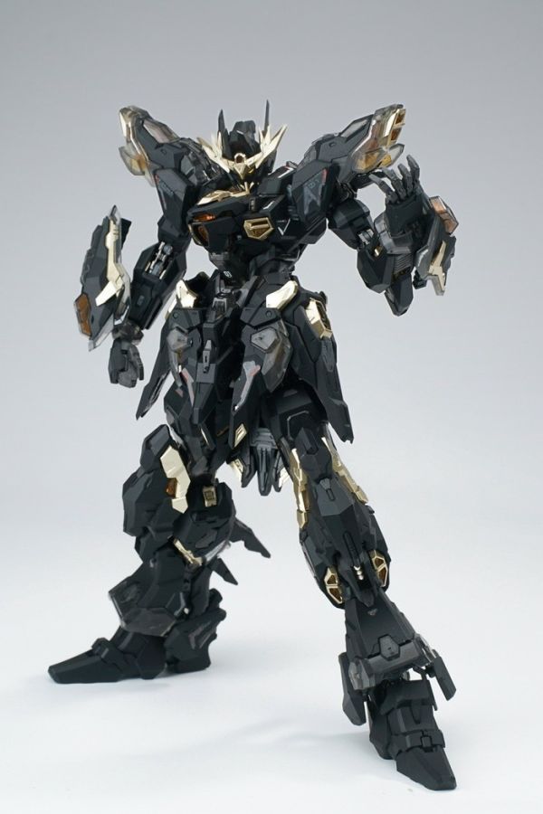萬象聚變 1/100 黑天啟 組裝模型 萬象聚變 1/100 黑天啟 組裝模型