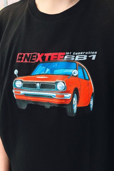 NEXTee 翻轉模玩系列 初代喜美 短袖T恤 黑色 NEXTee 翻轉模玩系列 初代喜美 短袖T恤 黑色