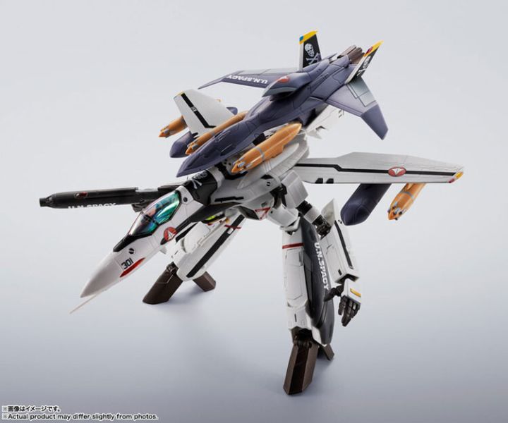 (預購) BANDAI HI-METAL R 超時空要塞ZERO VF-0S鳳凰(洛伊‧福克機)+QF-2200D-B 鬼魂 可動完成品 (預購) BANDAI HI-METAL R 超時空要塞ZERO VF-0S鳳凰(洛伊‧福克機)+QF-2200D-B 鬼魂 可動完成品
