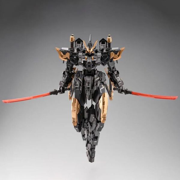 橘貓工業 1/100 閃靈三號機 戰鴉 組裝模型 橘貓工業 1/100 閃靈三號機 戰鴉 組裝模型