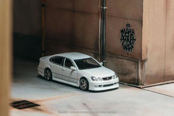 (預購) [吊卡版] TARMAC WORKS 1/64 豐田 GLOBAL64 VERTEX Toyota Aristo JZS161 White T64G-081-WH 20260525 [吊卡版] TARMAC WORKS 1/64 豐田 GLOBAL64 VERTEX Toyota Aristo JZS161 White T64G-081-WH