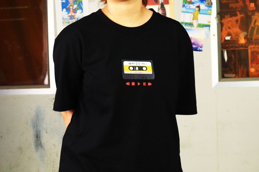NEXTee 翻轉模玩 喵曲大帝國 短袖T恤 白色＆黑色 NEXTee 翻轉模玩 喵曲大帝國 短袖T恤 白色＆黑色