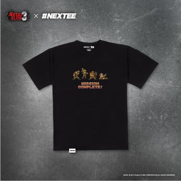 NEXTee 合金彈頭MetalSlug MissionComplete 寬版短袖T恤 黑&白 NEXTee 合金彈頭MetalSlug MissionComplete 寬版短袖T恤 黑&白