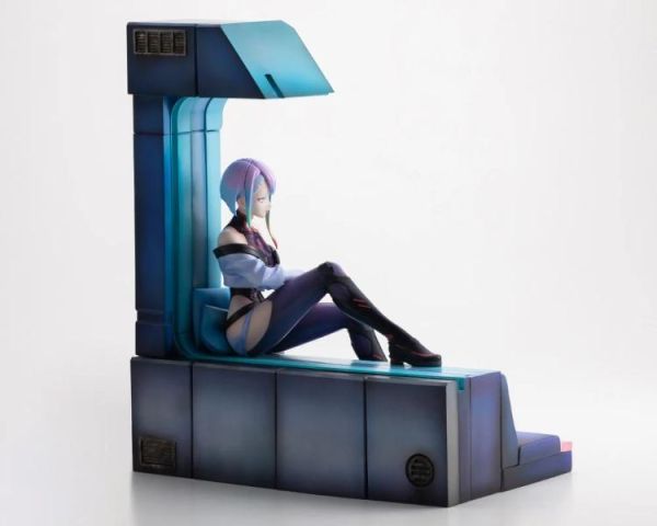(預購) KOTOBUKIYA 1/7 電馭叛客：邊緣行者 露西 附 LED展示台 不可動完成品 20260813 KOTOBUKIYA 1/7 電馭叛客：邊緣行者 露西 附 LED展示台 不可動完成品