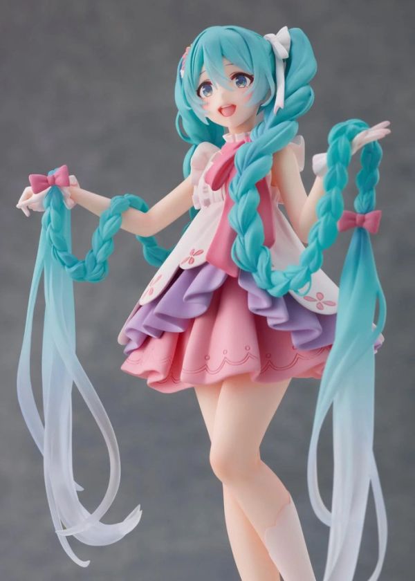 TAITO 景品 初音未來 Wonderland Figure 魔髮奇緣 2506 TAITO 景品 初音未來 Wonderland Figure 魔髮奇緣