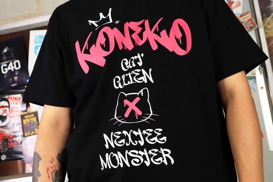 NEXTee KONEKO KONEKO塗鴉文字 短袖T恤 黑色 NEXTee KONEKO KONEKO塗鴉文字 短袖T恤 黑色