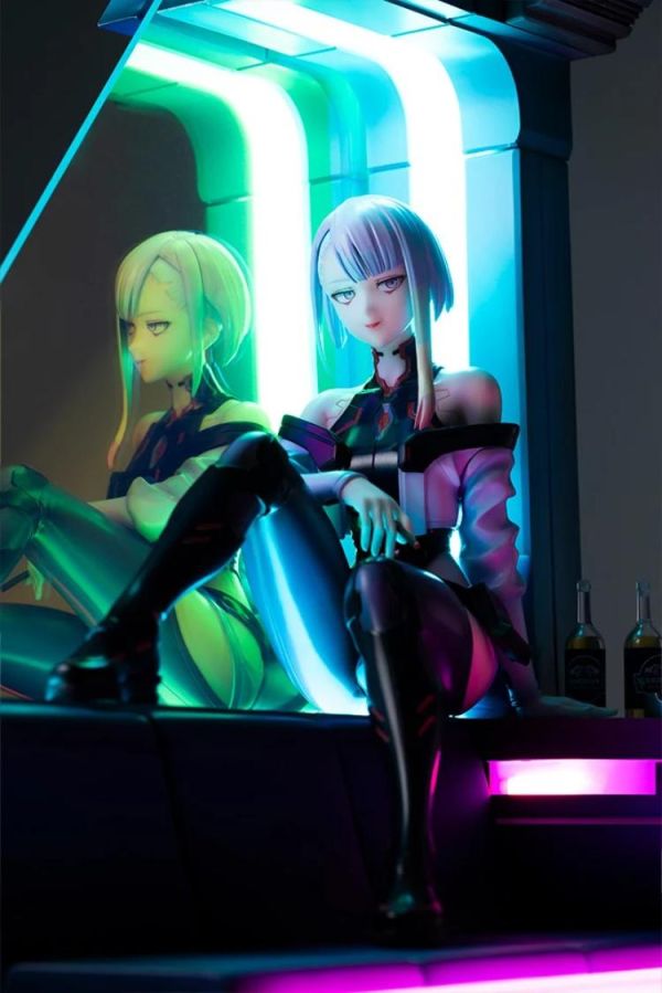 (預購) KOTOBUKIYA 1/7 電馭叛客：邊緣行者 露西 附 LED展示台 不可動完成品 20260813 KOTOBUKIYA 1/7 電馭叛客：邊緣行者 露西 附 LED展示台 不可動完成品