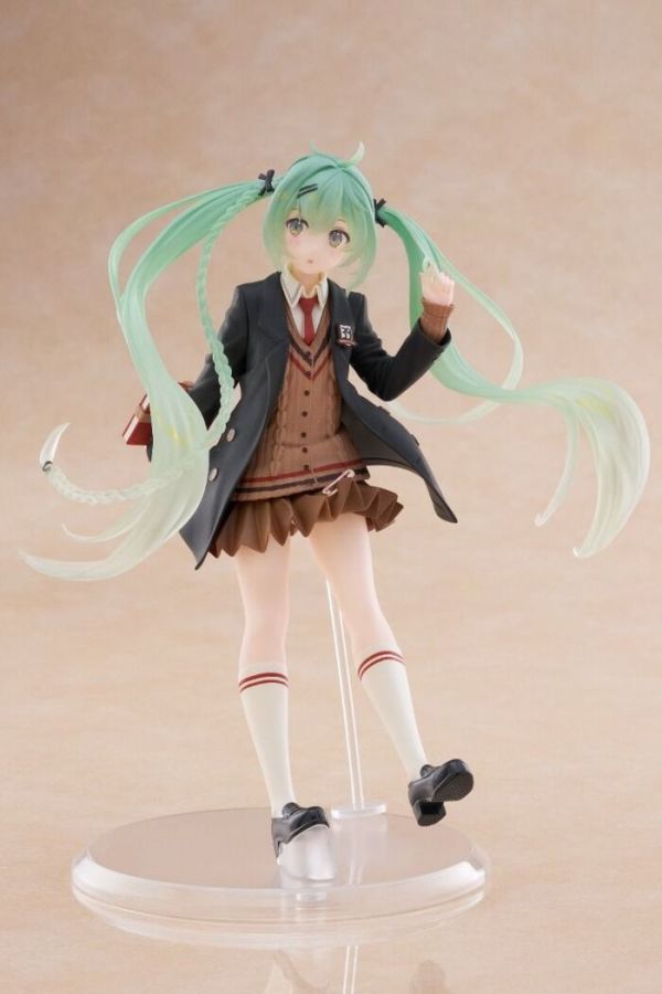 TAITO 景品 初音未來 Figure Fashion Preppy Ver. 2508 TAITO 景品 初音未來 Figure Fashion Preppy Ver.