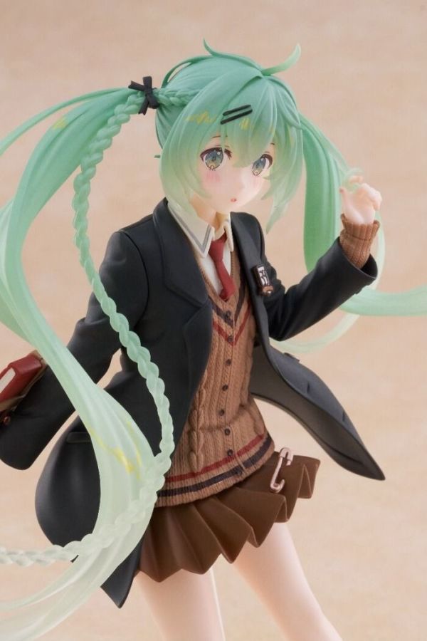 TAITO 景品 初音未來 Figure Fashion Preppy Ver. 2508 TAITO 景品 初音未來 Figure Fashion Preppy Ver.