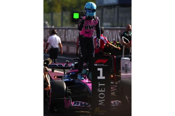 (預購) SPARK 1/18 阿爾卑 BWT Alpine Formula One Team A526 No.10 Italian GP 2026 18S1278 20261019 SPARK 1/18 阿爾卑 BWT Alpine Formula One Team A526 No.10 Italian GP 2026 18S1278