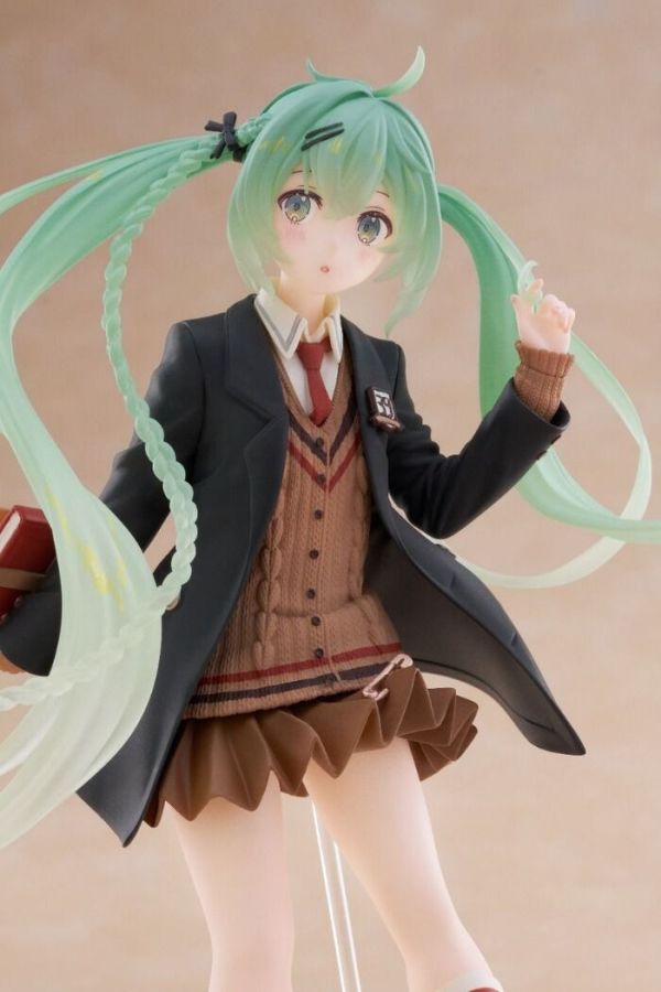 TAITO 景品 初音未來 Figure Fashion Preppy Ver. 2508 TAITO 景品 初音未來 Figure Fashion Preppy Ver.