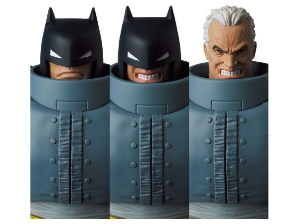 (預購) Medicom Toy MAFEX 裝甲蝙蝠俠 黑暗騎士歸來 20260907 Medicom Toy MAFEX 裝甲蝙蝠俠 黑暗騎士歸來