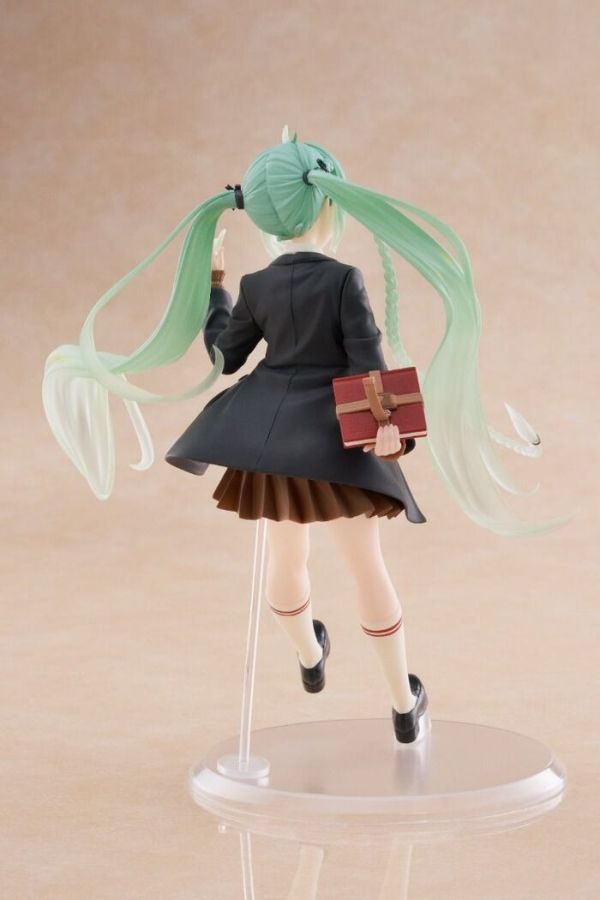 TAITO 景品 初音未來 Figure Fashion Preppy Ver. 2508 TAITO 景品 初音未來 Figure Fashion Preppy Ver.