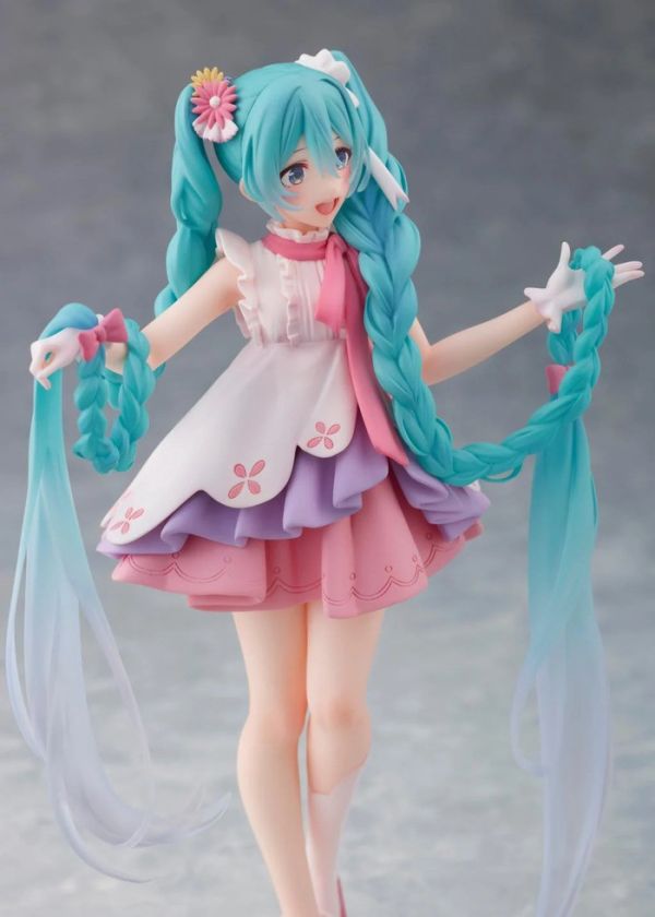 TAITO 景品 初音未來 Wonderland Figure 魔髮奇緣 2506 TAITO 景品 初音未來 Wonderland Figure 魔髮奇緣