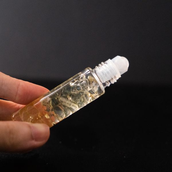 檜木精油水晶能量滾珠瓶[兩款隨機出貨] 檜山坊,木木自然,芳香療法,香氛,檜木精油,檜木,芬多精,舒壓,薰香,按摩,淨化空氣,助眠,米提飯店,圓山飯店,環保,再生,永續,水晶,白水晶,東陵玉,滾珠瓶