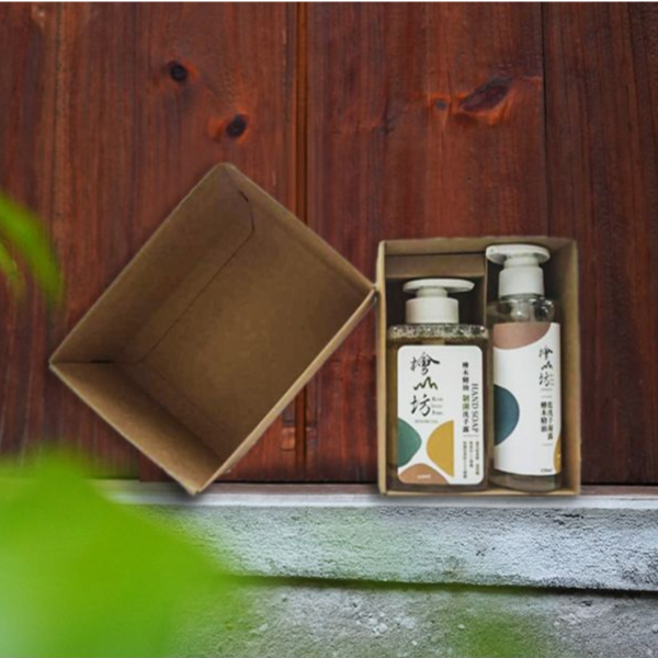 Taiwan Hinoki Antibacterial Hand Soap 端午禮盒,洗手禮盒,企業採購,香氛禮盒,客製化禮盒,阿里山福森號,洗手,制菌,檜山坊,木木自然,香氛,台灣,檜木,精油,護手,保濕,植萃,乾洗手,孩童,防疫,病,禮物,天然,生活,健康,保養,中秋,端午,企業採購,客製化,禮盒,畢業,送禮