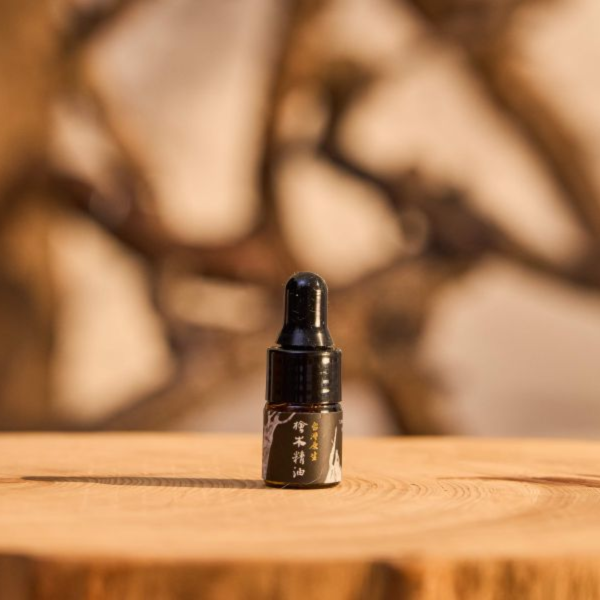 【馬躍新程精緻禮袋】開運檜木擴香組 (檜木球+2ml檜木精油滴管瓶) 馬年禮物,過年送禮,開運小物,招財小物,蛇年禮物,新春禮物,檜木精油功效,擴香,旅行組,檜木精油,檜山坊,淨化空間,扁柏,檜木球