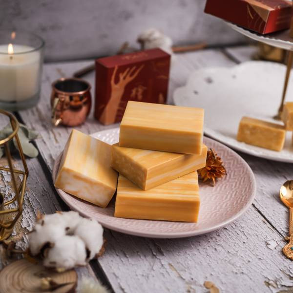 Taiwan Hinoki Nourishing Soap 大甲鎮瀾宮,媽祖遶境,平安皂,媽祖加持,香皂, 檜木, 芬多精, 清潔, 驅蟲, 檜山坊,木木自然,香氛,台灣,檜木精油,保濕,沐浴,天然,木質,玫瑰,蘆薈,保養,送禮,肥皂,防疫,中秋,端午,企業採購,客製化,禮盒,畢業,送禮,特殊工法,家居用品,清香