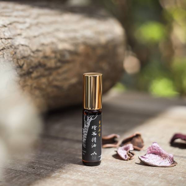 Pure Taiwan Hinoki Essential Oil 5ml 檜山坊,木木自然,香氛,台灣原生檜木精油,檜木,薰香,按摩,淨化空氣,舒壓,SGS