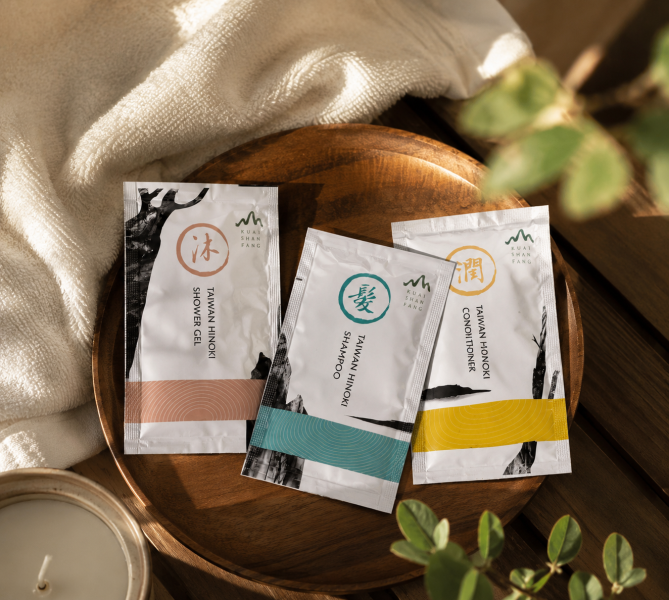 Taiwan Hinoki Travel Pack 洗髮, 潤髮, 沐浴, 旅行組, 檜木, 檜山坊,木木自然,香氛,台灣,精油,旅遊,體驗,護膚,護髮,保濕,保養,擴香,木質調,中秋,端午,企業採購,客製化,禮盒,畢業,送禮