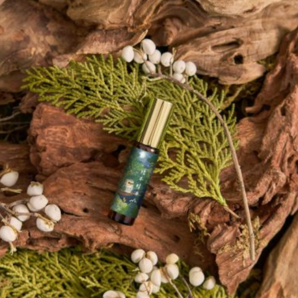 Taiwan Hinoki Essential Oil－5mL (Essential Oil Roller Bottle) 天然精油,精油療效,檜木功效,精油品牌推薦,檜木香氛,檜木精油,檜山坊,木木自然,香氛,台灣原生檜木精油,檜木,薰香,按摩,淨化空氣,舒壓,SGS