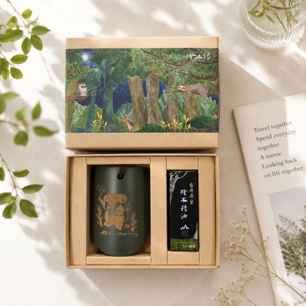 Eco-friendly Bat Nut Biochar Aroma Stone + Hinoki Essential Oil /2ml 檜山坊,元泰竹藝社,竹製擴香,擴香禮盒,檜木精油,台灣檜木,天然擴香,居家香氛,木質香氛,療癒香氛,送禮推薦,質感禮盒,環保擴香,竹藝設計,台灣品牌,永續禮品