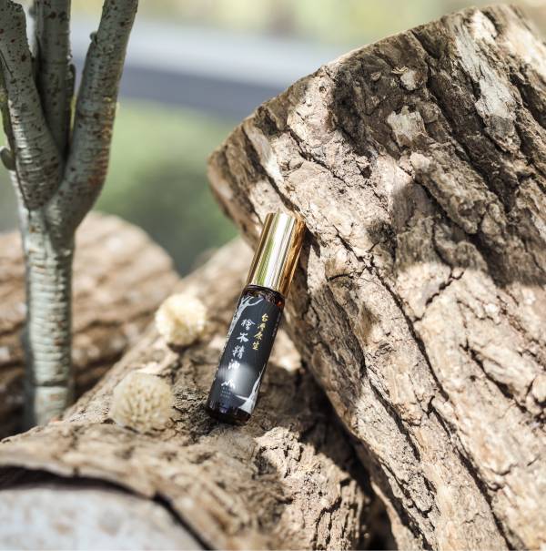 Pure Taiwan Hinoki Essential Oil 5ml 檜山坊,木木自然,香氛,台灣原生檜木精油,檜木,薰香,按摩,淨化空氣,舒壓,SGS
