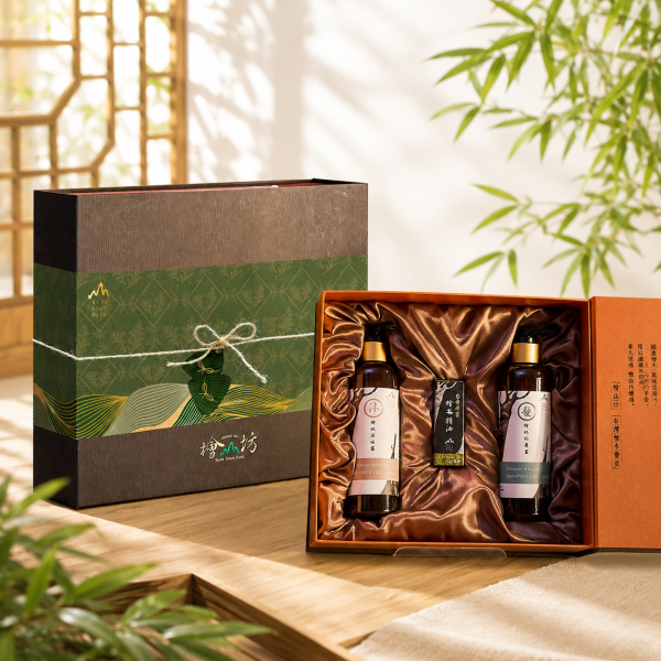 Ritual Bath Essential Oil Gift Box 馬年禮盒,人氣禮盒,新年禮盒推薦,企業送禮推薦,ESG,天然精油,精油療效,檜木功效,精油品牌推薦,檜木香氛,檜木精油,檜木沐浴乳,洗髮,檜山坊,木木自然,天然,護膚,保濕,保養,紓壓,助眠,中秋,端午,企業採購,客製化,禮盒,畢業,送禮,中秋,中秋禮盒,中秋送禮,伴手禮,春節,年節送禮,禮物推薦,森林浴