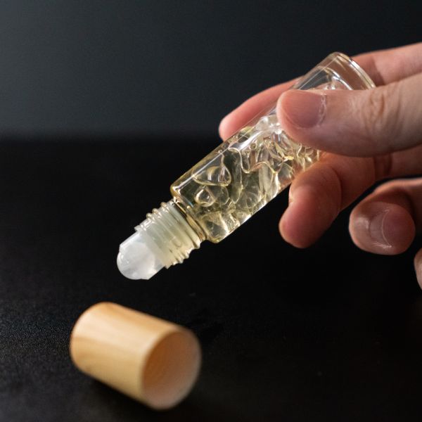 檜木精油水晶能量滾珠瓶[兩款隨機出貨] 檜山坊,木木自然,芳香療法,香氛,檜木精油,檜木,芬多精,舒壓,薰香,按摩,淨化空氣,助眠,米提飯店,圓山飯店,環保,再生,永續,水晶,白水晶,東陵玉,滾珠瓶