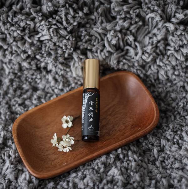 Pure Taiwan Hinoki Essential Oil 5ml 檜山坊,木木自然,香氛,台灣原生檜木精油,檜木,薰香,按摩,淨化空氣,舒壓,SGS
