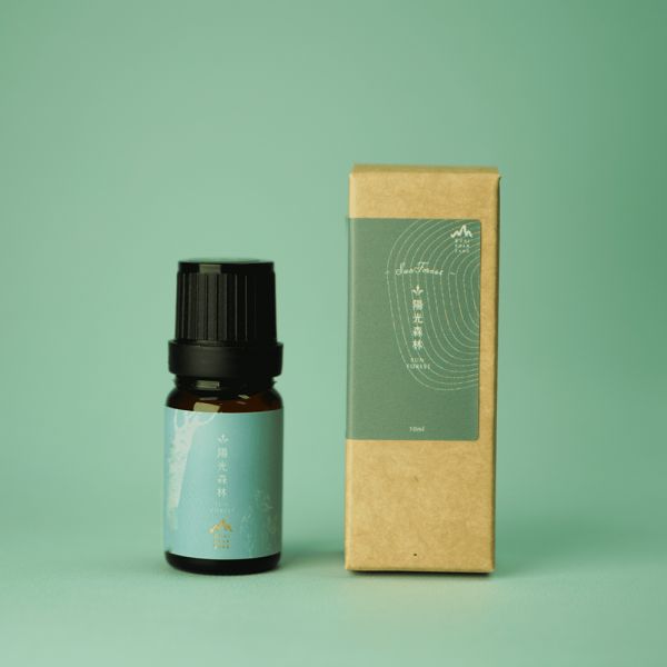 [Christmas Diffuser] Sunshine Forest Compound Essential Oil 10ml (dropping bottle) 天然精油,精油療效,檜木功效,精油品牌推薦,檜木香氛,複方精油,檜山坊,木木自然,香氛,台灣,檜木精油, 佛手柑,檜木,陽光,山,森林,義大利,森林,溫暖,力量,男,車,擴香,中秋,端午,企業採購,客製化,禮盒