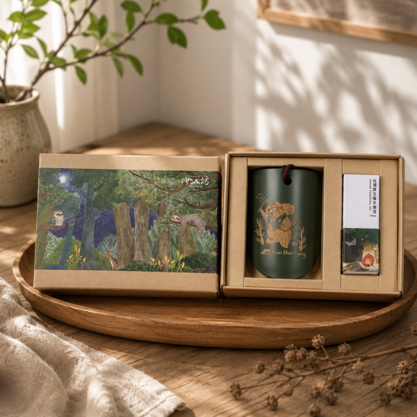 Eco-friendly Bat Nut Biochar Aroma Stone + Hinoki Essential Oil /2ml 檜山坊,元泰竹藝社,竹製擴香,擴香禮盒,檜木精油,台灣檜木,天然擴香,居家香氛,木質香氛,療癒香氛,送禮推薦,質感禮盒,環保擴香,竹藝設計,台灣品牌,永續禮品