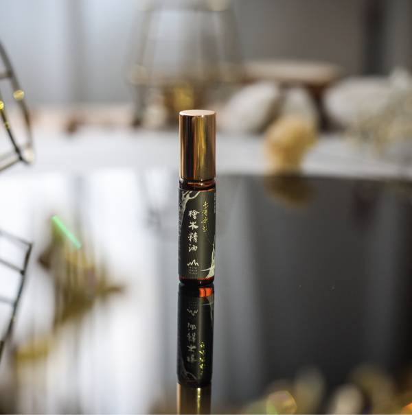 Pure Taiwan Hinoki Essential Oil 5ml 檜山坊,木木自然,香氛,台灣原生檜木精油,檜木,薰香,按摩,淨化空氣,舒壓,SGS