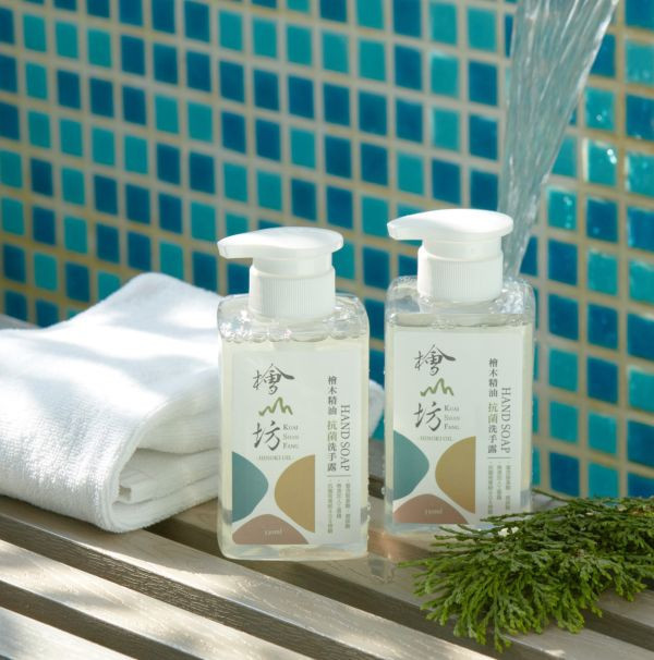 Taiwan Hinoki Antibacterial Hand Soap 洗手,制菌,檜山坊,木木自然,香氛,台灣,檜木,精油,護手,保濕,植萃,乾洗手,孩童,防疫,病,禮物,天然,生活,健康,保養,中秋,端午,企業採購,客製化,禮盒,畢業,送禮