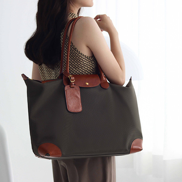 【13-14吋筆電】我的優雅日常-真皮尼龍筆電包 輕量筆電托特包,托特包,筆電包,牛津布,輕量托特包,臺灣品牌包包,包包,LINGWEI,台灣設計,lingwei,14吋筆電包,美型筆電托特包,我的優雅日常,真皮質感長柄筆電托特包