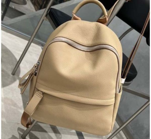 經典頭層牛皮後背包-IPAD款 LINGWEI,後背包,經典牛皮,IPAD款,頭層牛皮,便攜IPAD, 耐久舒適,時尚配件, 商務旅行,可放筆電,筆電後背包