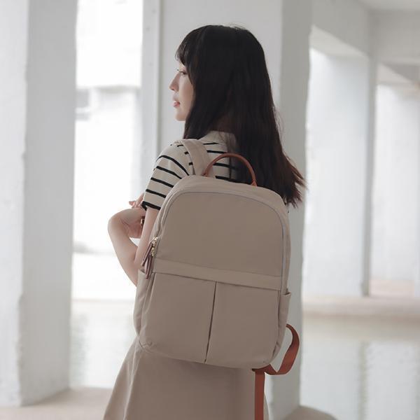 【15吋筆電】Bloom輕量筆電後背包｜經典極黑 Bloom輕量筆電後背包, 後背托特包, 兩用後背包, 通勤包推薦, 可放筆電包款, 大容量後背包, LINGWEI 後背包, 上班族包包, 旅行後背包